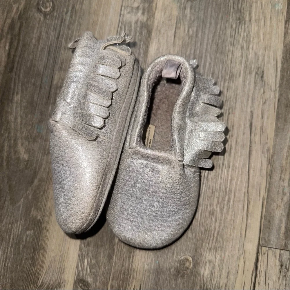 ☀️6/$20☀️ Silver Toddler Moccasins